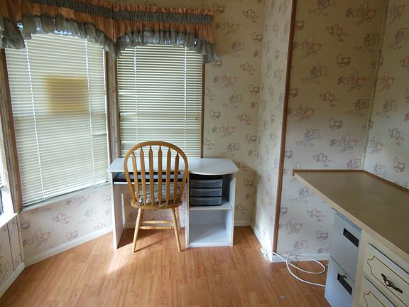 4th image of 4472 Arlington Park Dr