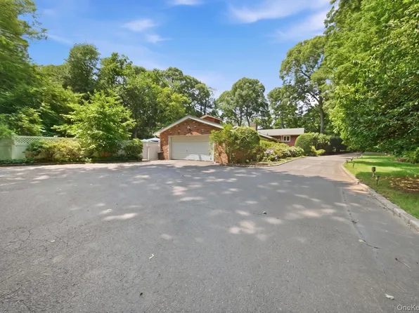 15 Tappentown Lane, Brookville, NY 11545