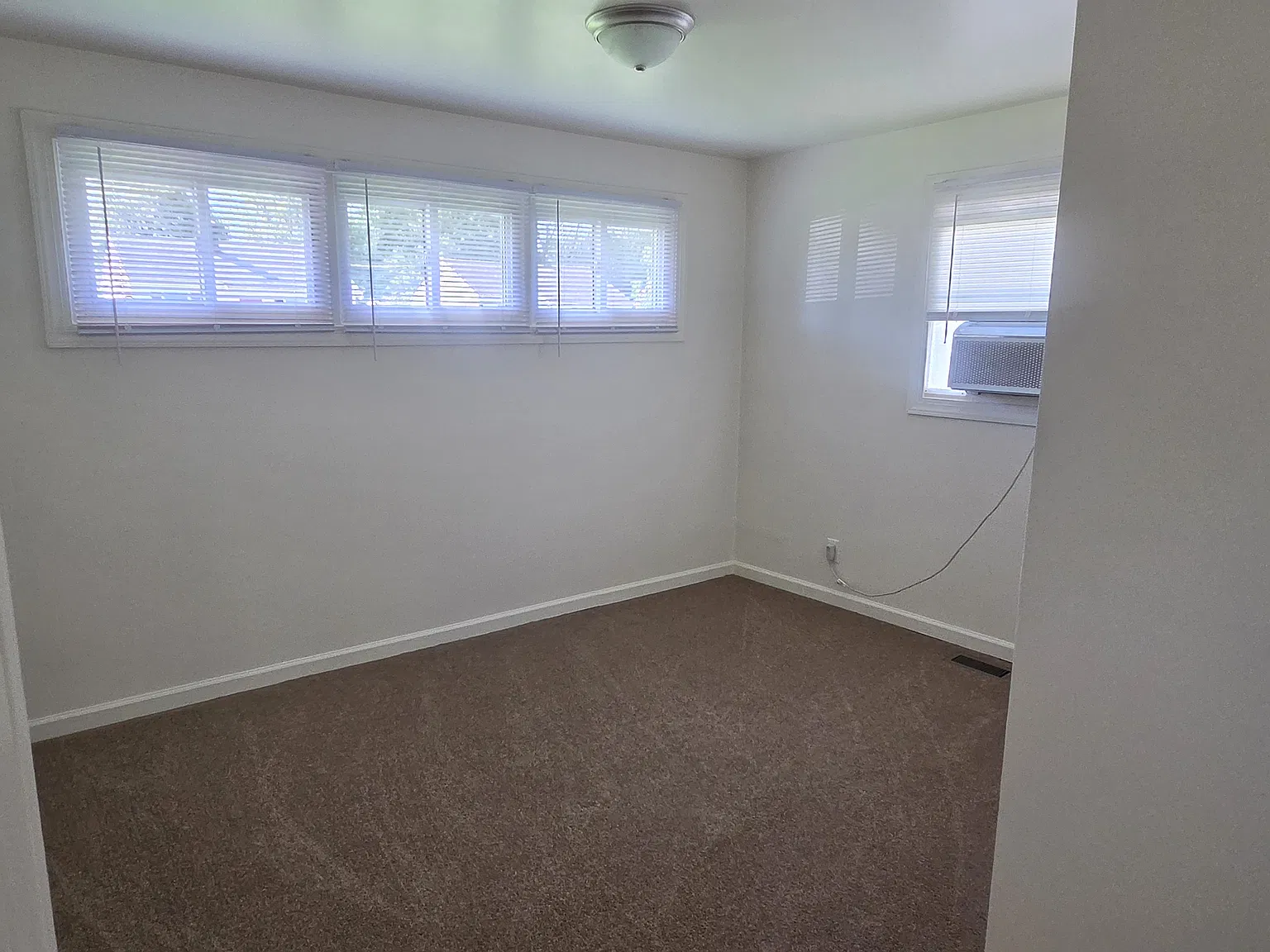 2 bed, 720 sqft, $1,400 — Photo 4
