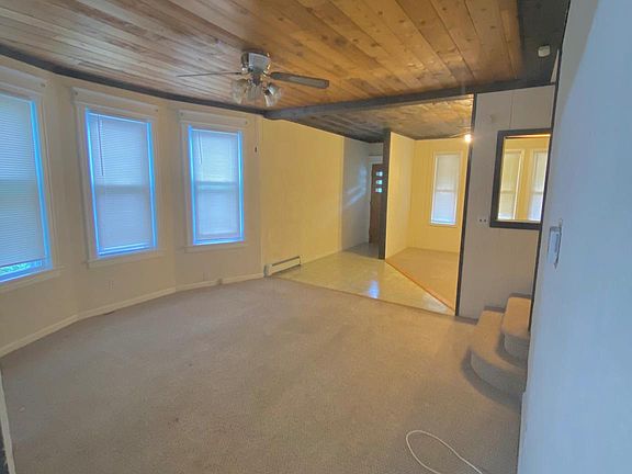 4th image of 527 Johnston Ave