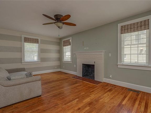 5th image of 3904 Winchester Dr