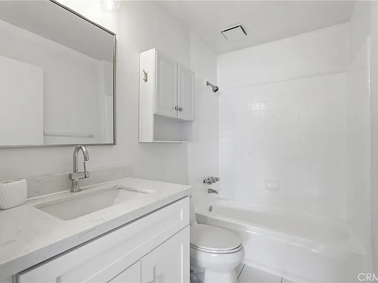 24420 Alliene Ave #3 — Photo 24