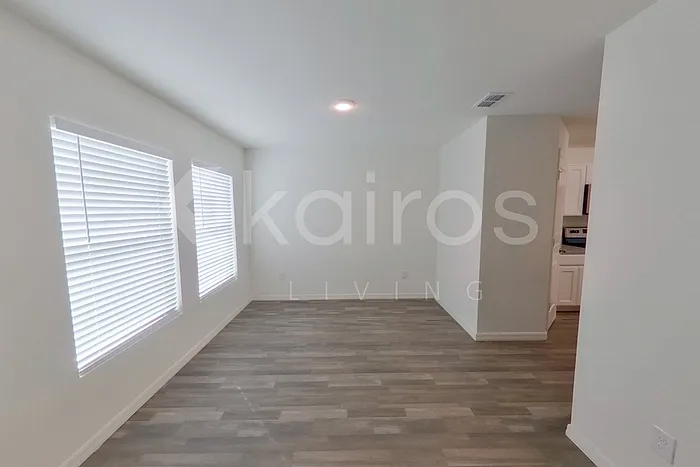 1148 Vinita Ave — Photo 2