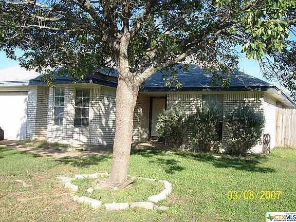3rd image of 2209 Mattie Cir