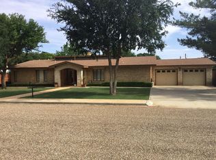 2512 N 3rd St, Tahoka, TX 79373