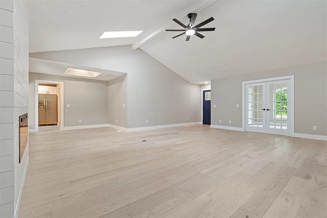 2 bed, 2.0 bath, 1587 sqft, $2,000 — Photo 3