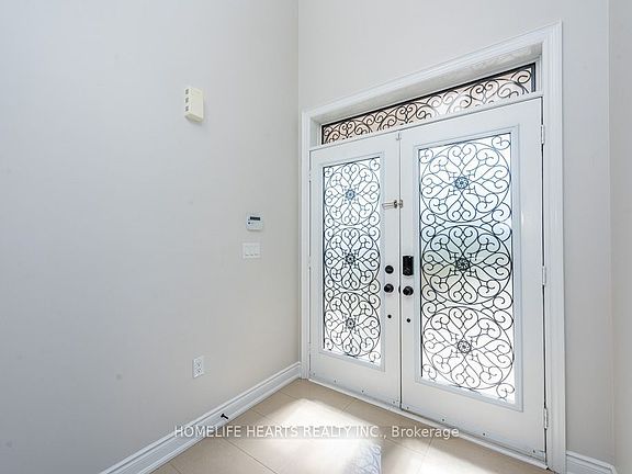 4th image of 32 Merrittonia St