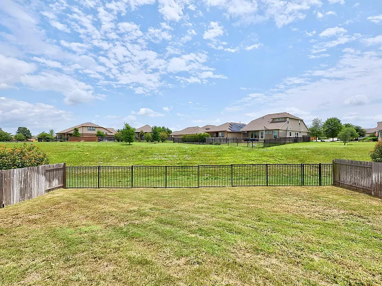 540 Blue Agave Ln — Photo 23