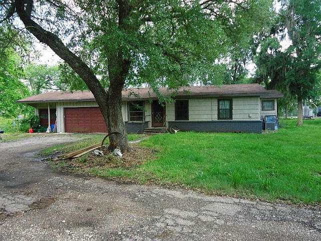 2nd image of 3119 Old Angleton Rd