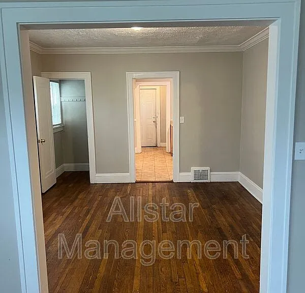 3301 Washington Blvd — Photo 6