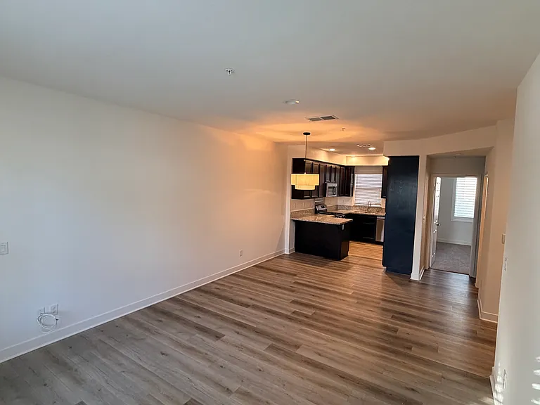 727 Magnolia Ave — Photo 5
