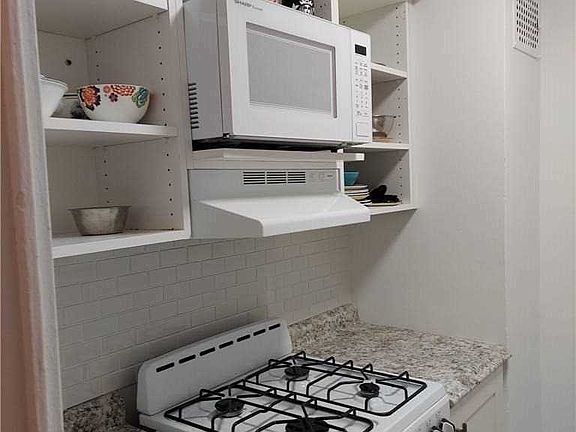 3rd image of 61-25 97th St APT 11P