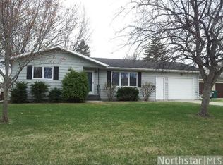 1716 12th St E, Glencoe, MN 55336
