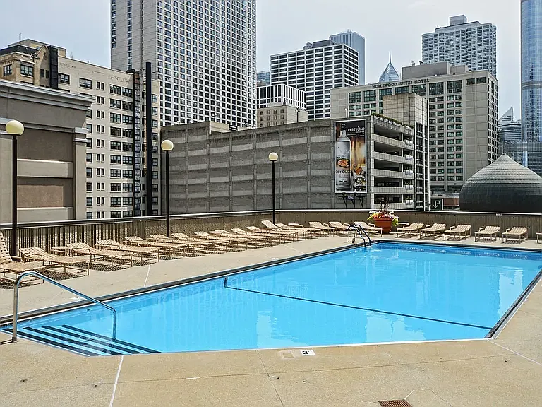 1 bed, 995 sqft, $2,450 — Photo 4