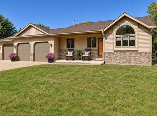 606 Columbus Ave S, New Prague, MN 56071