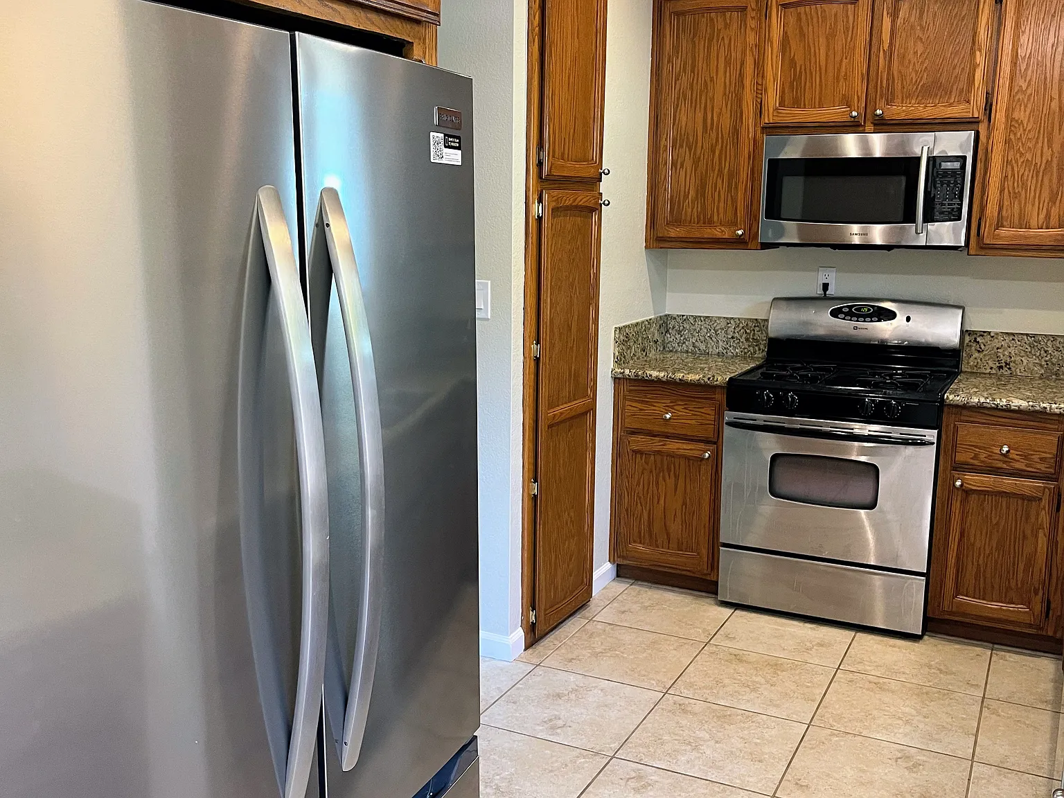 906 Mormon Street — Photo 3