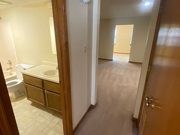 5th image of 191 NW Vesper St #6509159