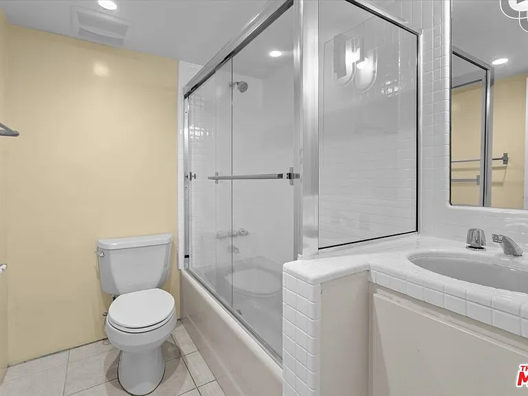 4265 Marina City Dr #101 — Photo 16