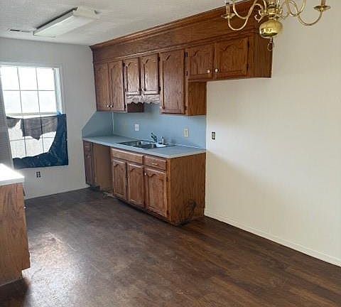 3rd image of 1058 Farm Pond Ln