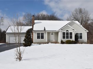 14 Saxton Ln, Broad Brook, CT 06016