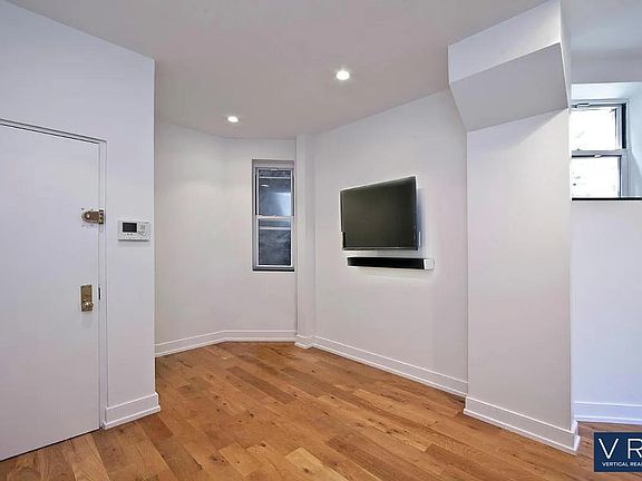 5th image of 253 E 10th St APT 5