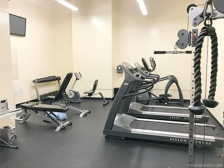 124 Court St #405 — Photo 6