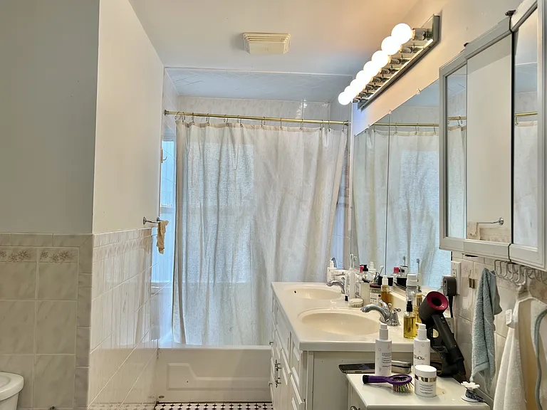 18 Richardson St #16 — Photo 13