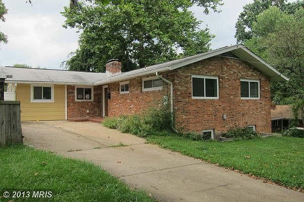1st image of 9914 Pinehurst Ave
