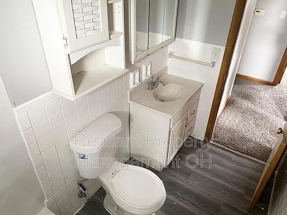 3rd image of 1425 NW Washington Blvd