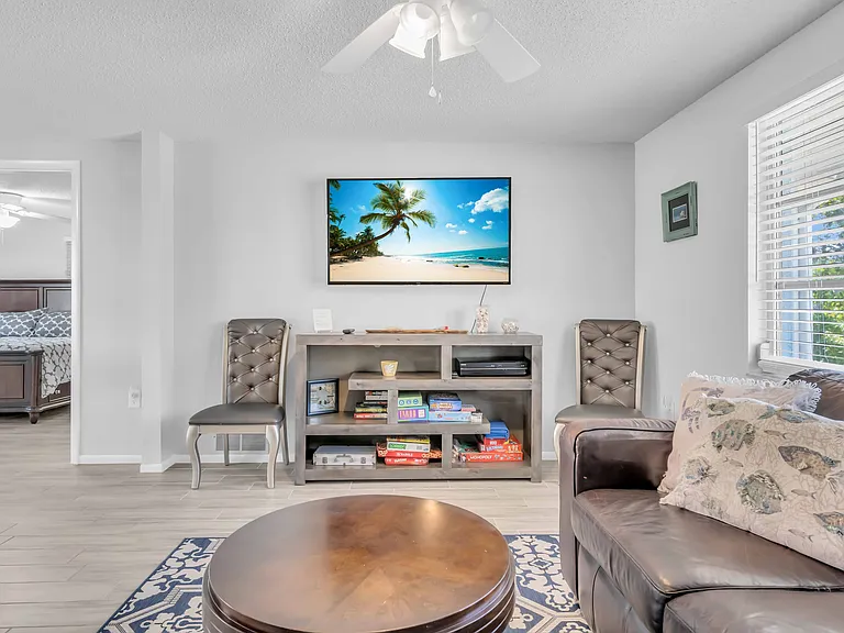 113 Corot Dr — Photo 4