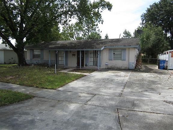2nd image of 8418 Woodlake Dr