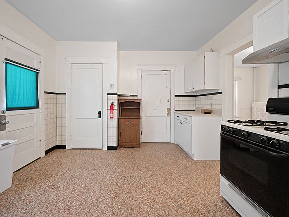 2nd image of 64 West St Floor 2