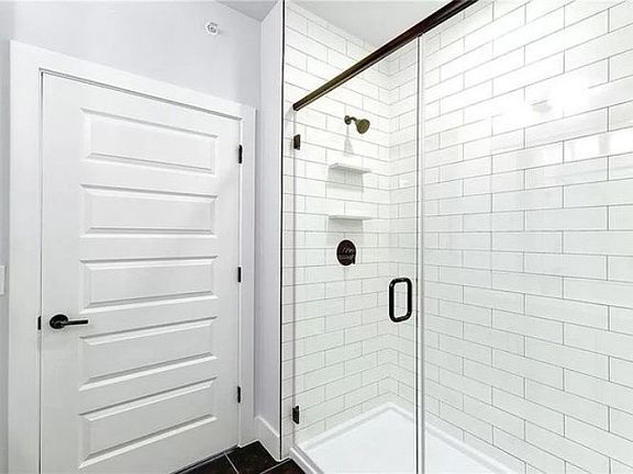 5th image of 3101 Govalle Ave #205