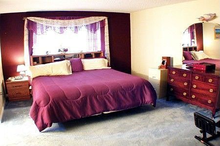 master bed/walk in closet