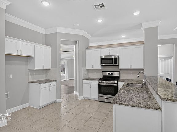 5th image of 9804 Shadybrooke Dr