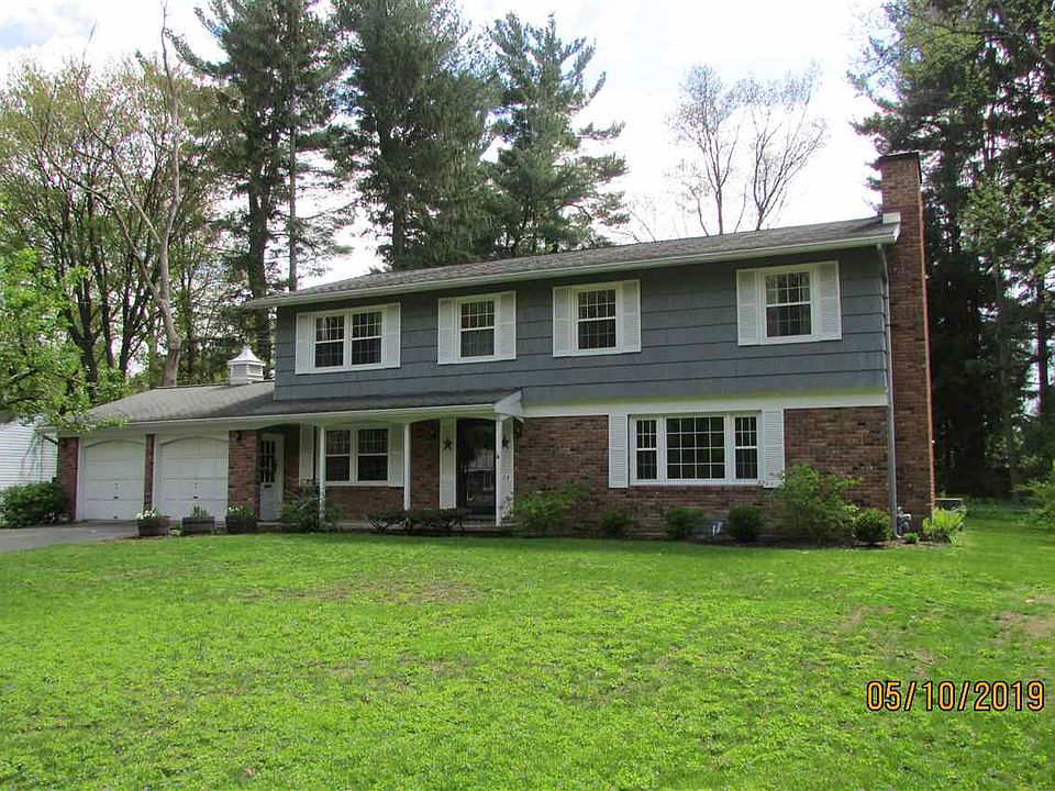 1st image of 105 Woodhaven Dr