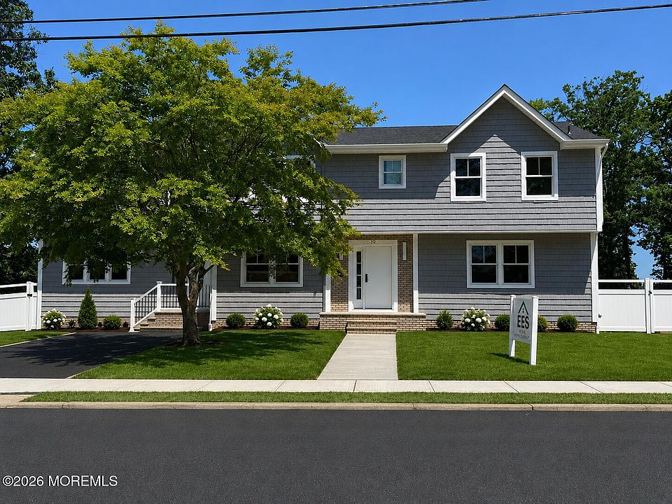 1st image of 19 Roslyn Drive