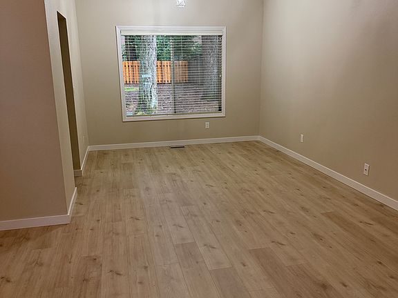 5th image of 17635 Hill Way