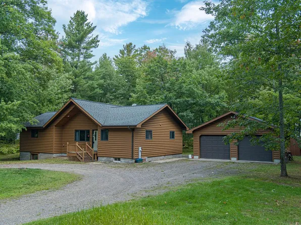 6320 Bernie Lou Dr, Hazelhurst, WI 54531