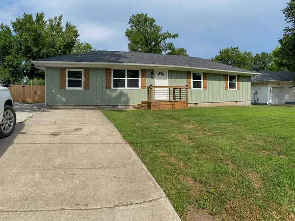 911 N Lynn St, Nevada, MO 64772