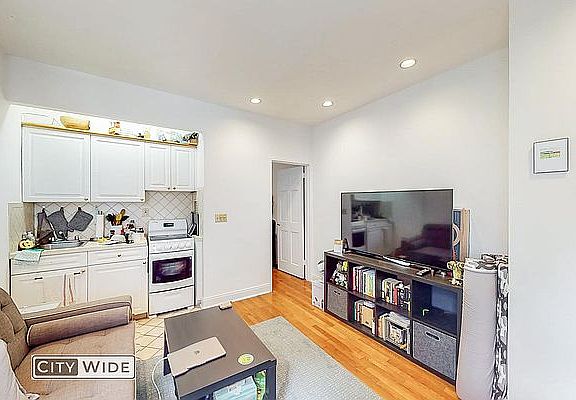 3rd image of 1441 York Ave APT 5rn