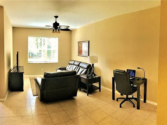 3rd image of 117 Wakulla Springs Way #117