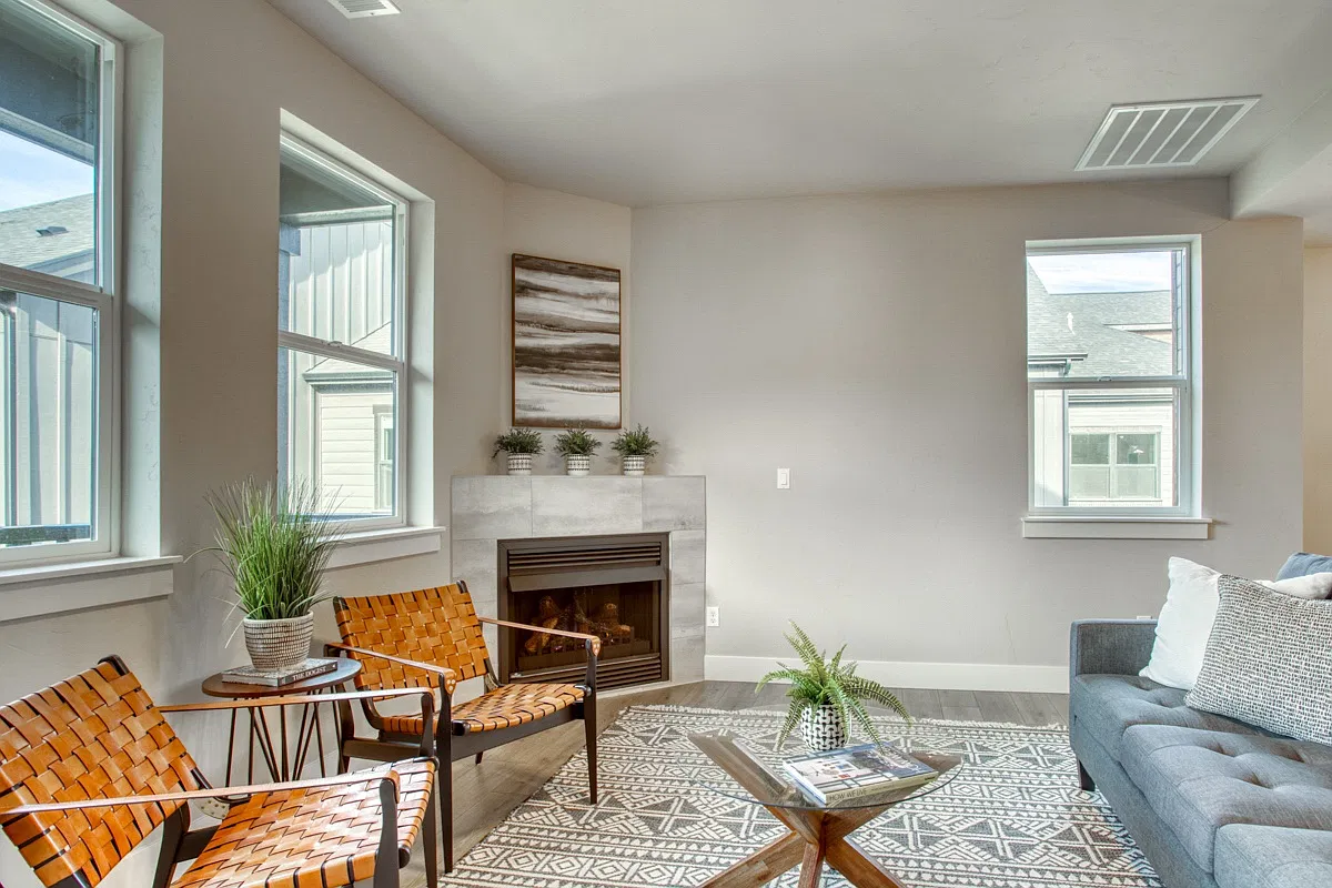 3 bed, 1464 sqft, $2,490 — Photo 3