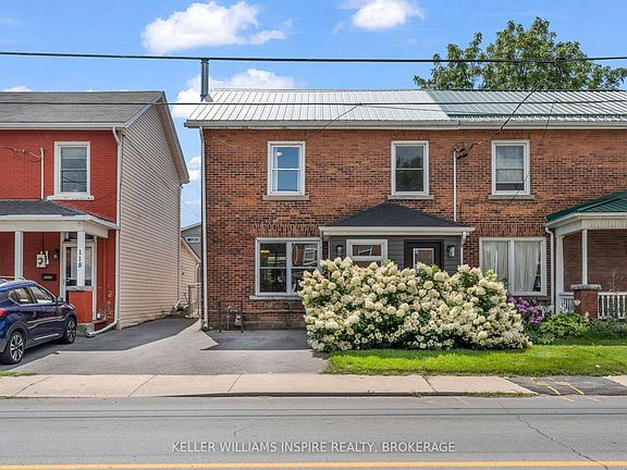 2nd image of 122 Stephen St