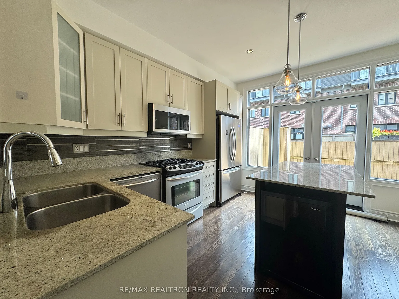 4 bed, $4,250 — Photo 4