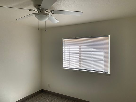 3rd image of 1851 SE Cloverlawn Dr