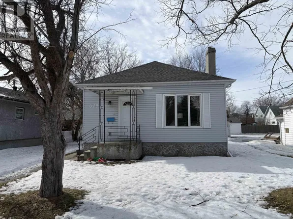 605 Crowe Ave, Fort Frances, ON P9A 2L5
