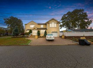125 Ward St, Maywood, NJ 07607