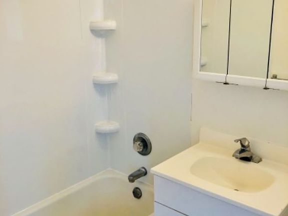 2nd image of 43 Depeyster St