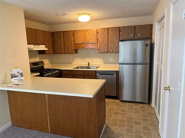 1600 Oakpointe Dr SW #G — Photo 7